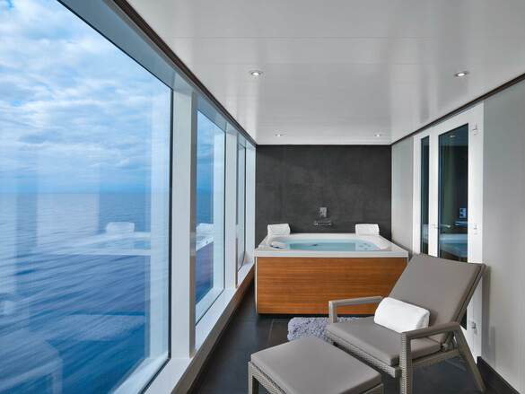 Seabourn Encore Wintergarden Suite Hot Tub ©Eric Laignel.jpg